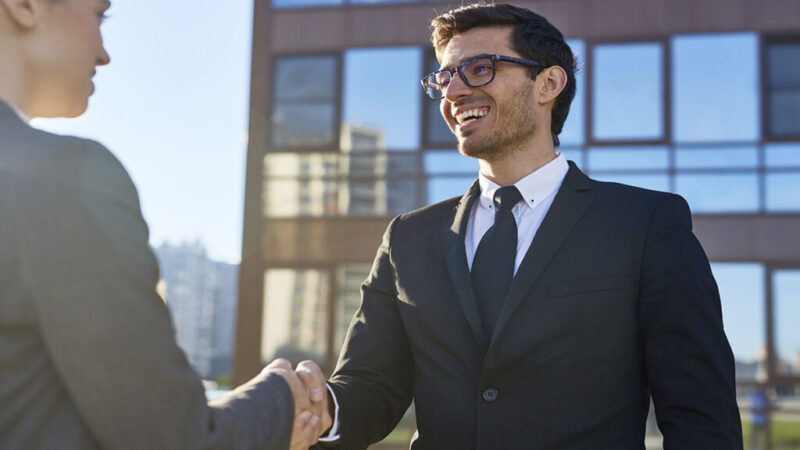 Agentes de seguros: los profesionales que te ayudan a encontrar tu póliza