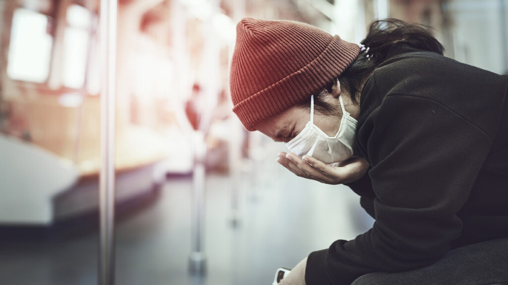 Tener Covid-19 y no estar asegurado te podría salir caro